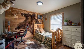 33 Crazy Bear Trl, Absarokee, MT 59001