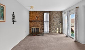 62 Monticello Dr 62, Branford, CT 06405