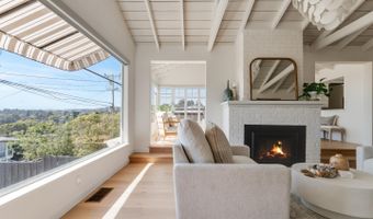 221 Highland Dr, Aptos, CA 95003