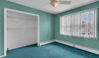 496 Apple Valley Dr, Belford, NJ 07718
