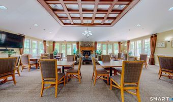 14 Woodcrest Ln 14, Danbury, CT 06810