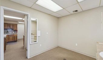 7505 NW 23rd St, Bethany, OK 73008
