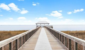 107 Ave B, Apalachicola, FL 32320