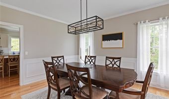25 Kristin Dr, Cranston, RI 02921