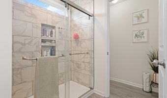 48 Farragut Ave, Barnegat, NJ 08005