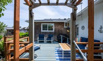 870 11TH St SW, Bandon, OR 97411