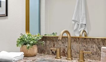 450 W Vermont Ave 104, Escondido, CA 92025