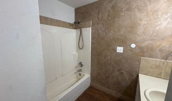 902 W RUNYAN Ave, Artesia, NM 88210