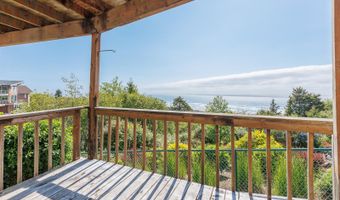 461 S Home Ct, Rockaway Beach, OR 97136