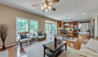 1515 Dietrich Glen Dr, Ballwin, MO 63021