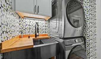 586 Kuehnle Ave, Ann Arbor, MI 48103