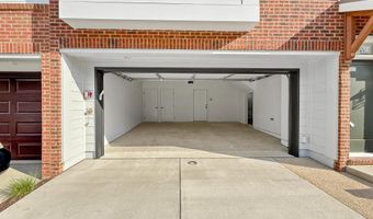 2550 FARMSTEAD Dr, Rockville, MD 20850