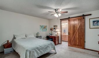18345 Nottingham Ct, Basehor, KS 66007