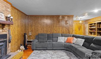 3326 Dunaire Dr, Charlotte, NC 28205