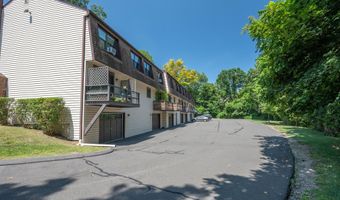 116 Homestead Ln 116, Brookfield, CT 06804