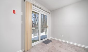 39 Manorwood Dr 39, Branford, CT 06405