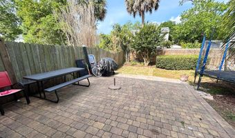 800 STOCKS St, Atlantic Beach, FL 32233
