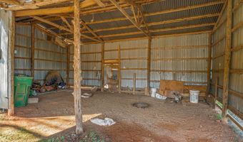 203 Thomas Rd, Athens, LA 71003