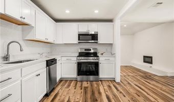 2330 GREENWAY Dr, Alexandria, LA 71301
