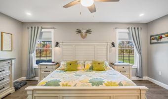 40 Knoll Crest Dr, Bangor, ME 04401