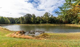 6 DUNLEARY Dr, Bear, DE 19701