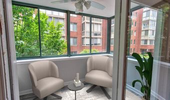 1050 N TAYLOR St 1-201, Arlington, VA 22201