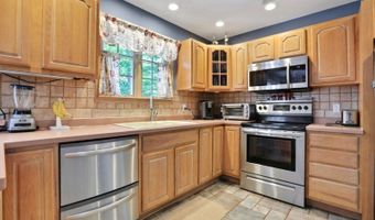 11 Ayers Ci, Andover, NJ 07860