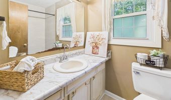 2111 Angie Ln, Anderson, IN 46017