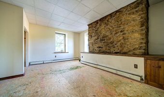 2165 STATE St, Alburtis, PA 18011