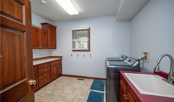 6904 Ruby Ct, Austintown, OH 44515