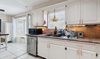 8008 NW 27th St, Bethany, OK 73008