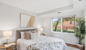 610 N WEST St N 105, Alexandria, VA 22314