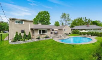 515 Park Club Ln, Amherst, NY 14221