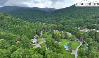 424 Clubhouse Dr, Banner Elk, NC 28604