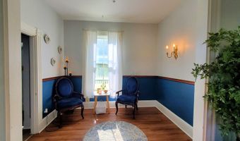 423 Hammond St, Bangor, ME 04401