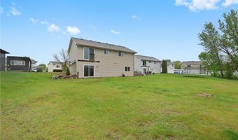 551 Knollwood St W, Annandale, MN 55302