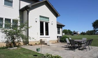 106 Flower Dr, Albion, IL 62806