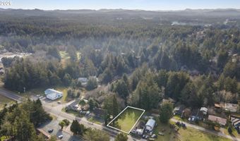 1168 2ND St, Bandon, OR 97411