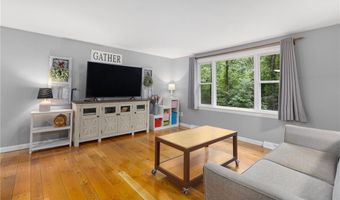 111 Bramble Bush Rd, Coventry, RI 02816