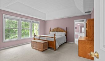 48 Fieldstone Ln, North Kingstown, RI 02874