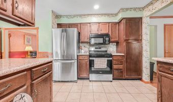 630 Oceola Dr, Algonquin, IL 60102