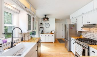 2515 Eisenhower Ave, Ames, IA 50010