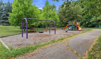 2840 Tuebingen Pkwy, Ann Arbor, MI 48105