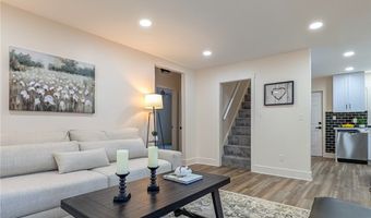 1872 Pickle Rd, Akron, OH 44312