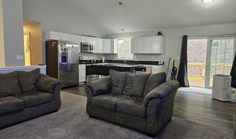 792 Cottage St, Athol, MA 01331