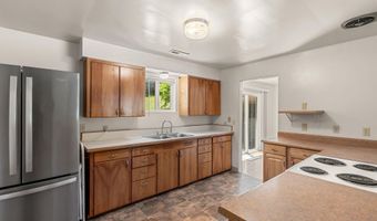 1556 Windsor St, Ashland, OR 97520
