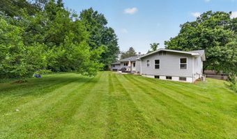 706 Clayworth Dr, Ballwin, MO 63011