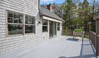 20 Eagle Point Rd, Bath, ME 04530