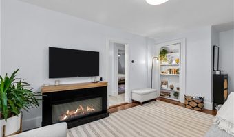 11 Whitwell Pl, Newport, RI 02840