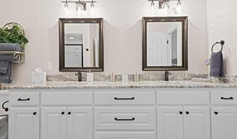 2805 Kingston Ct, Bartlesville, OK 74006